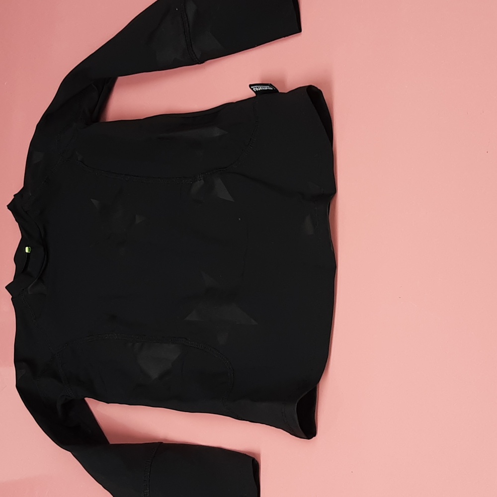 Nununu rash guard black ⭐️ 🖤 ⭐️